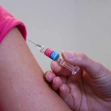 Τα κρούσματα ιλαράς που συνδέονται με επισκέψεις στη Φλόριντα εγείρουν ανησυχίες εν μέσω εθνικής έξαρσης
